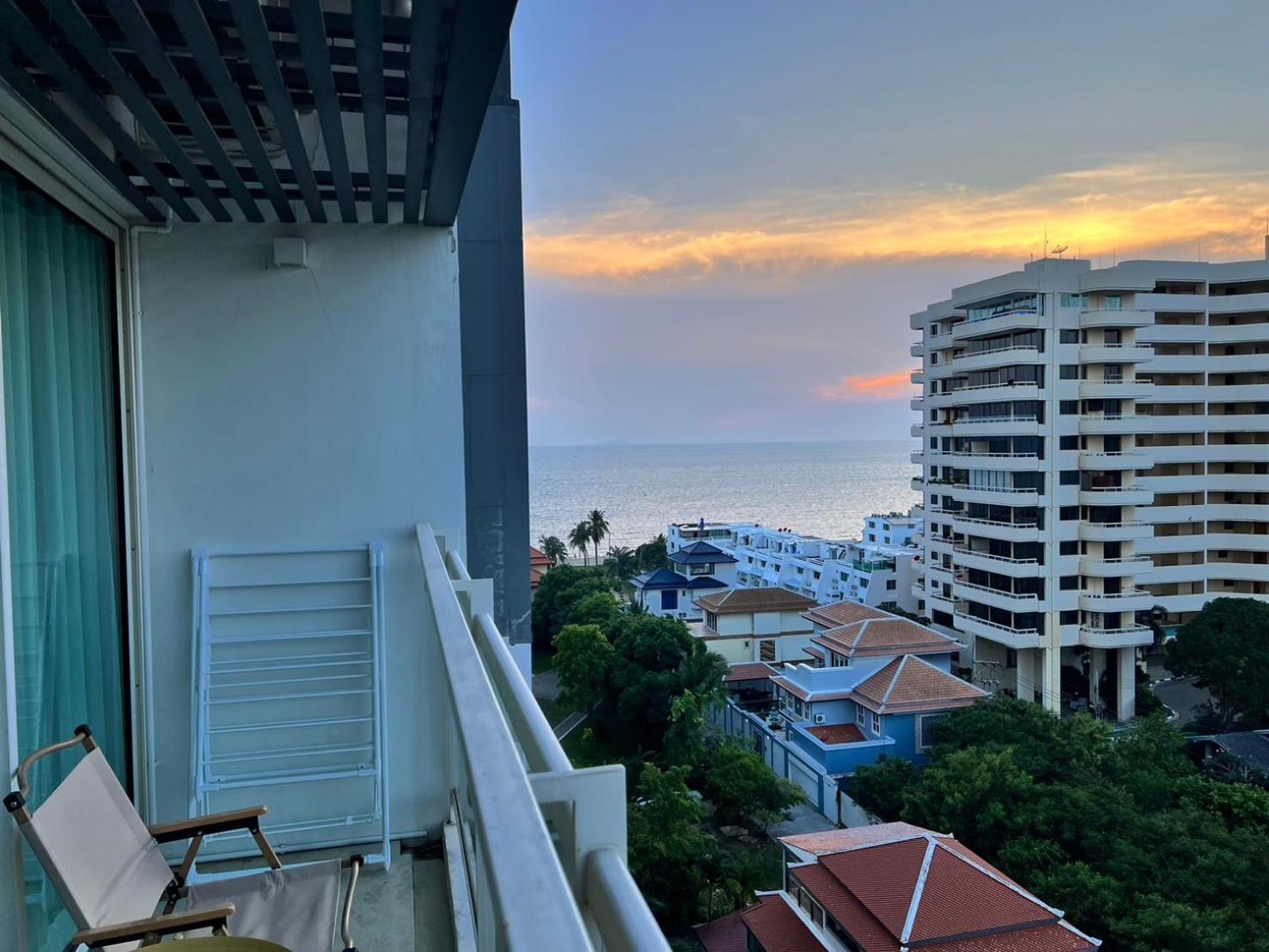 Residence By Hello Pattaya At Veranda Praia de Jomtien Quarto foto